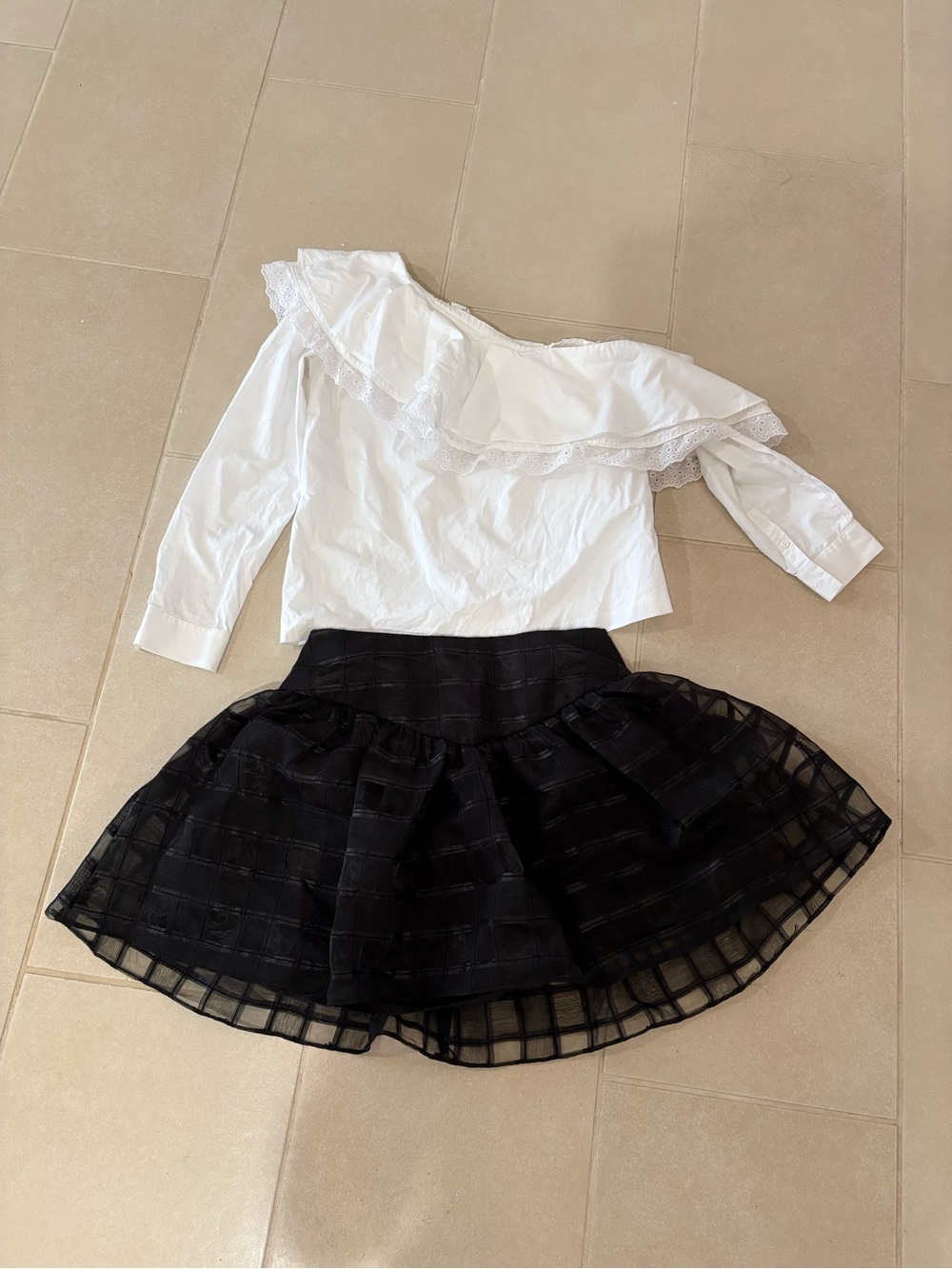 Club Monaco White One Shoulder Ruffle Eyelet Blouse Top S-M Black tiered mini